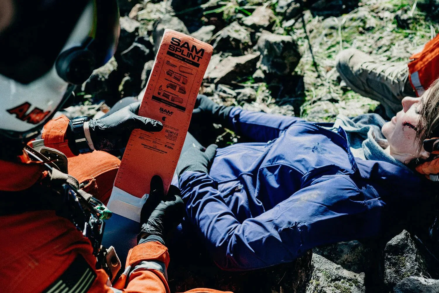 SAM Splint – formbar spjäla 45 cm (18ʺ), orange/blå